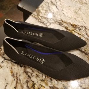 Black Rothys point size 10